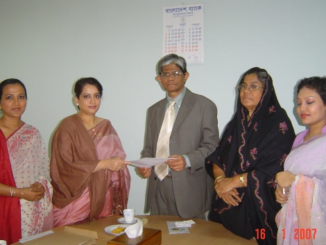 BWCCI's advocacy team submitting recommendation to the Governor of Bangladesh Bank on 16-1-2007